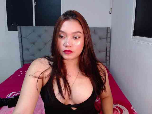 MaddisonAders webcam