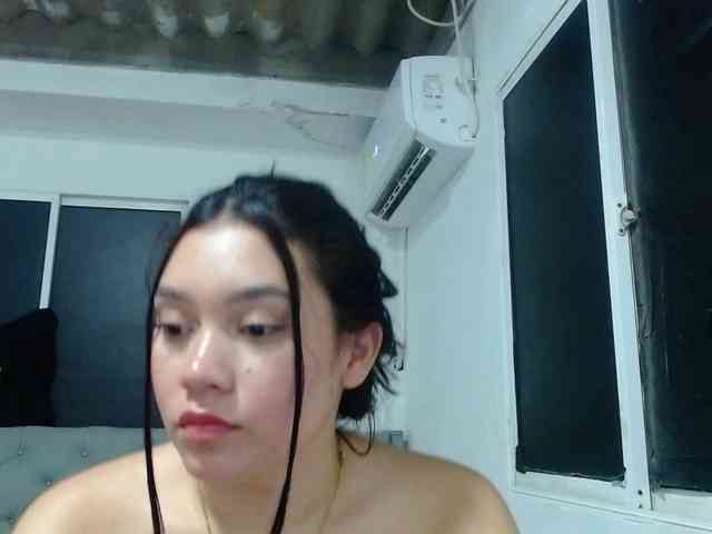 MaddisonAders webcam
