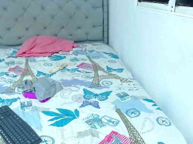 MaddisonAders webcam