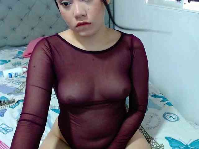 MaddisonAders webcam