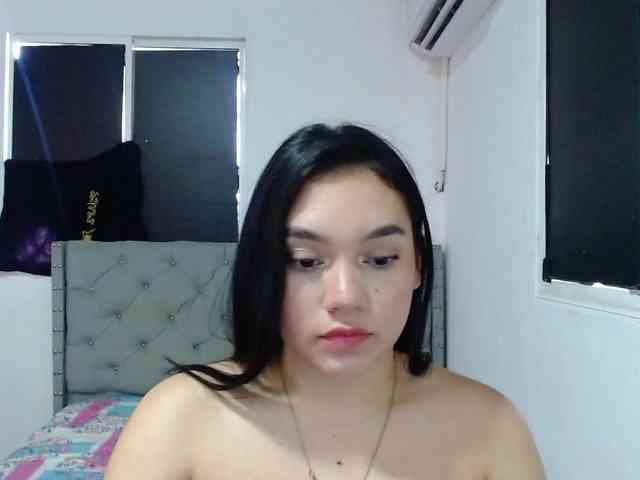 MaddisonAders webcam