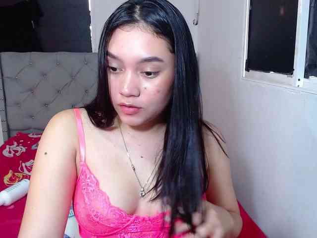 MaddisonAders webcam