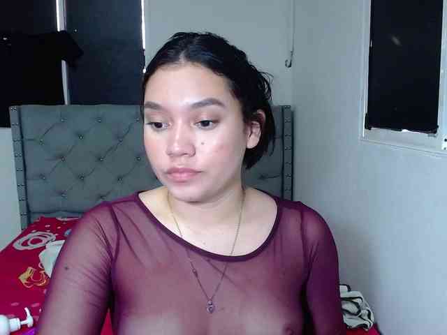 MaddisonAders webcam