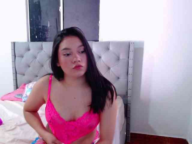 MaddisonAders webcam