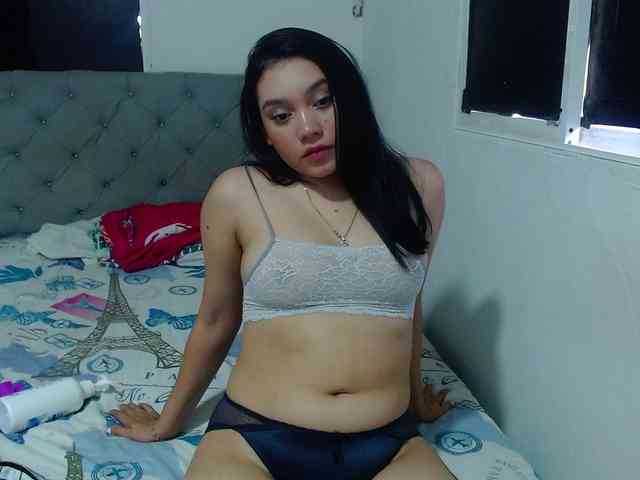 MaddisonAders webcam
