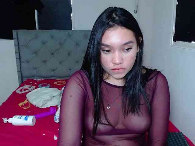 MaddisonAders webcam
