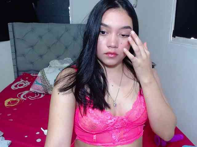 MaddisonAders webcam