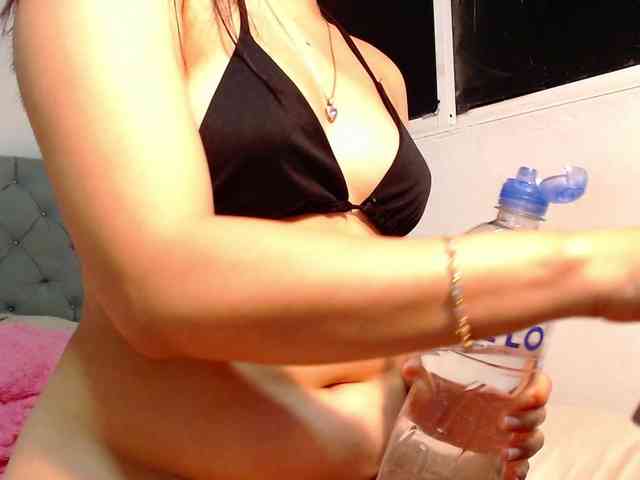 MaddisonAders webcam