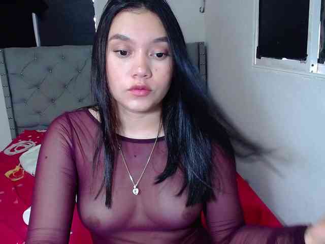 MaddisonAders webcam