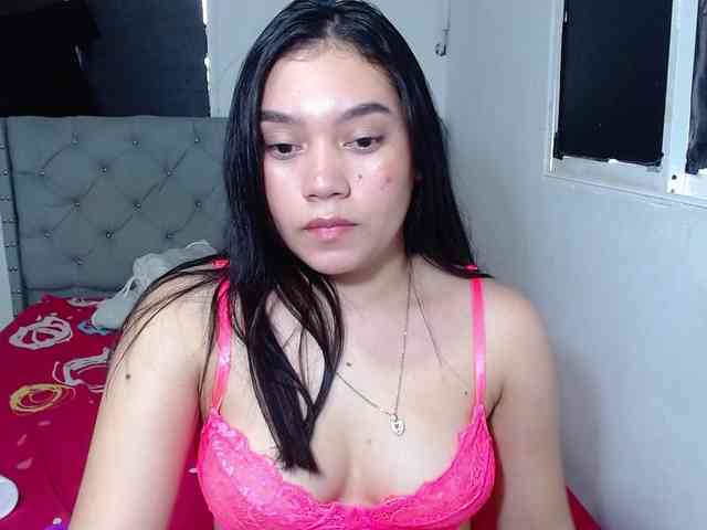 MaddisonAders webcam