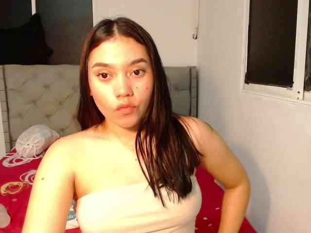 MaddisonAders webcam
