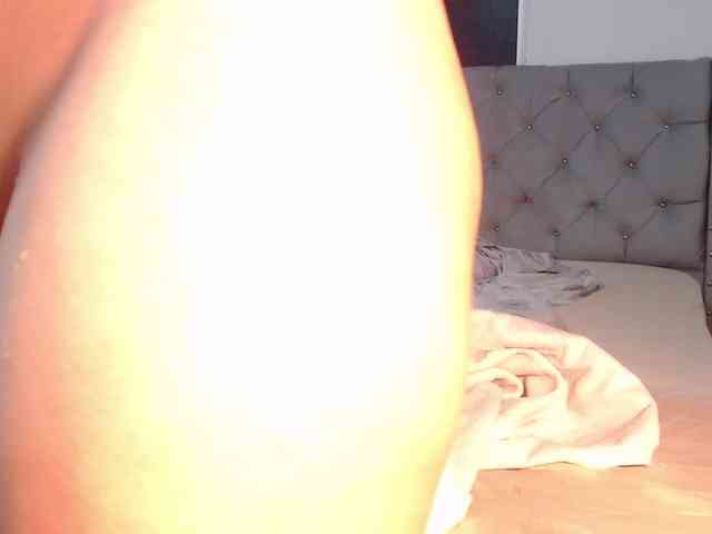 MaddisonAders webcam