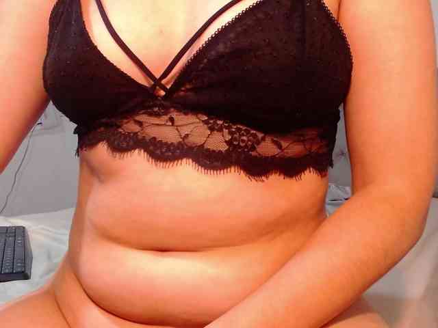 MaddisonAders webcam