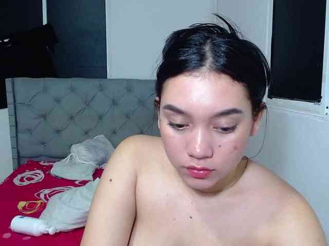 MaddisonAders webcam
