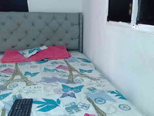 MaddisonAders webcam