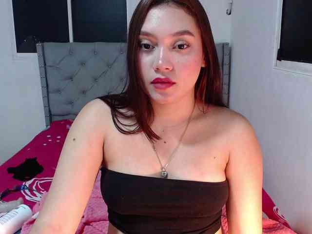 MaddisonAders webcam