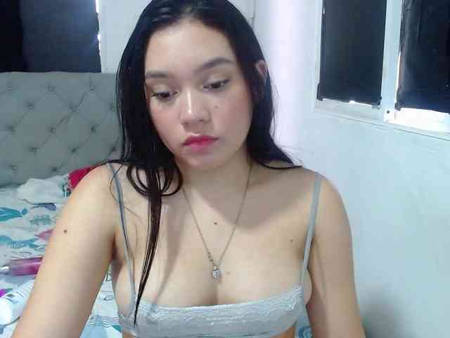 MaddisonAders webcam