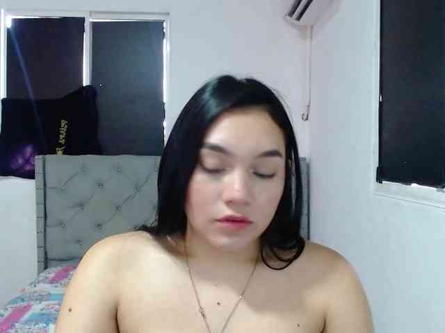MaddisonAders webcam
