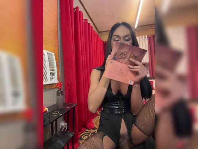 TheHugeCockBella Live Webcam on BongaCams