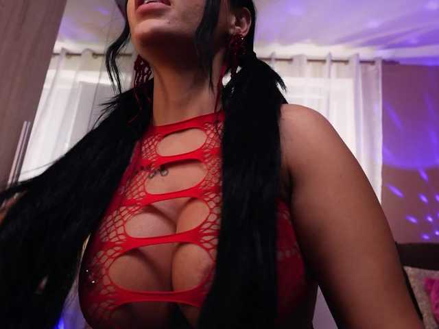 Sex chat gratuit in direct cu Oddetteblackk1 pe BongaCams