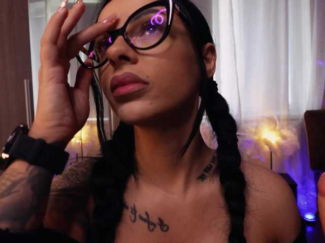 Sex chat gratuit in direct cu Oddetteblackk1 pe BongaCams