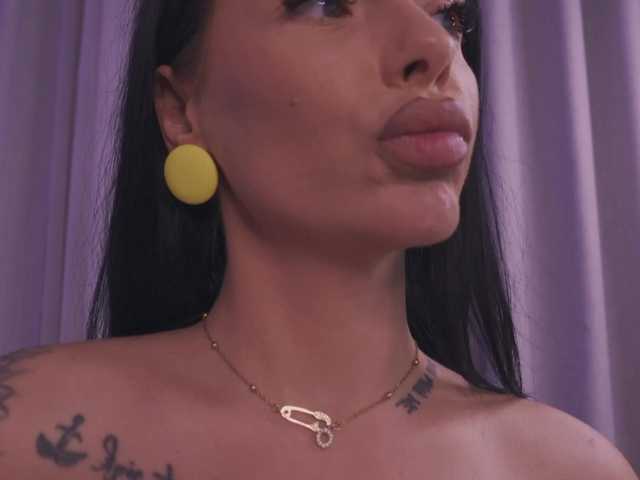 Sex chat gratuit in direct cu Oddetteblackk1 pe BongaCams