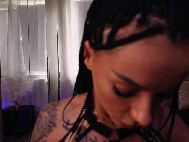 Oddetteblackk1 webcam