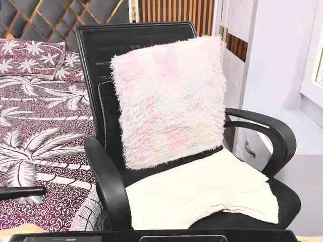 Indiankitty11 webcam