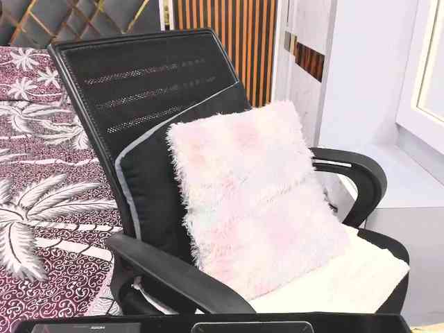 Indiankitty11 webcam