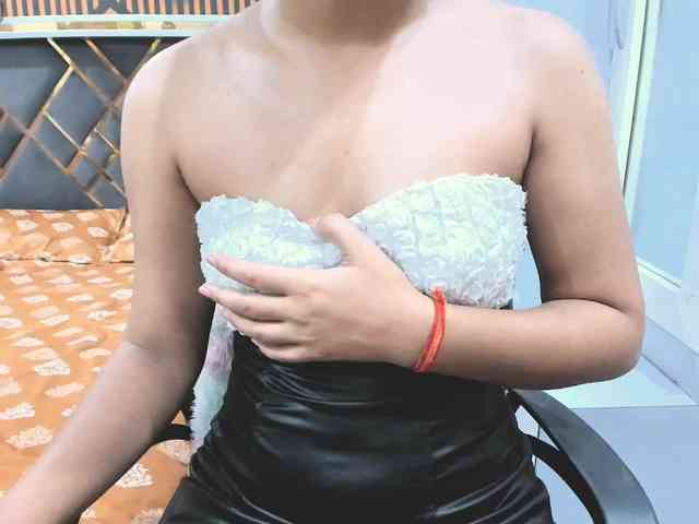 Indiankitty11 webcam