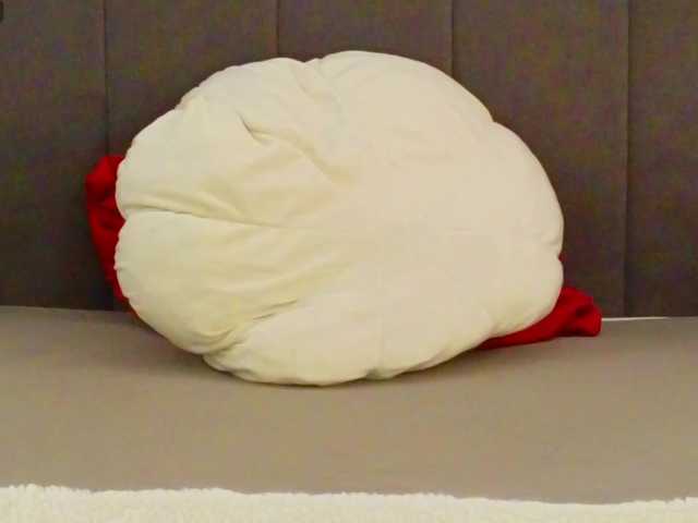  LauraMirage chat room