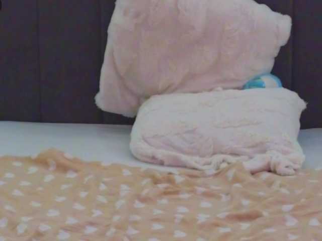 LauraMirage's BongaCams show and profile