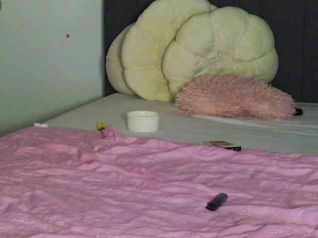 LauraMirage webcam