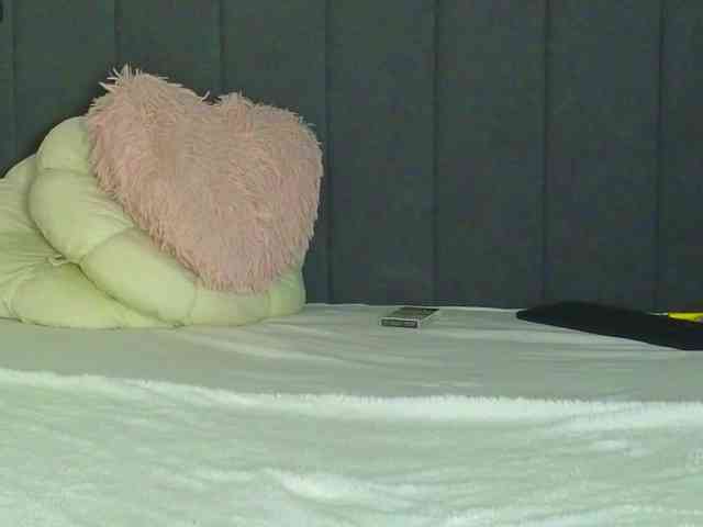 LauraMirage webcam