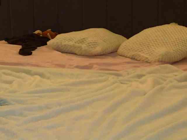 LauraMirage webcam