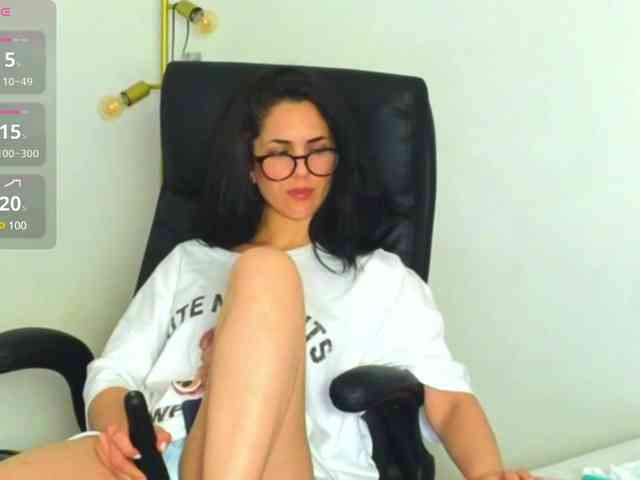 LauraMirage webcam