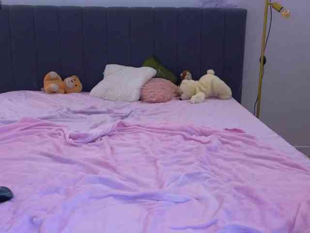 LauraMirage webcam