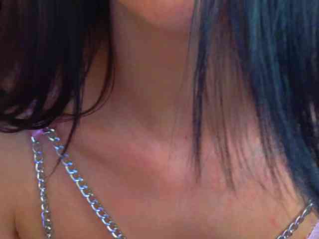 LauraMirage webcam