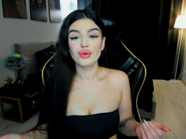 SnowingWinter's BongaCams show and profile