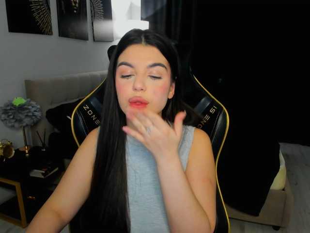 SnowingWinter's BongaCams show and profile