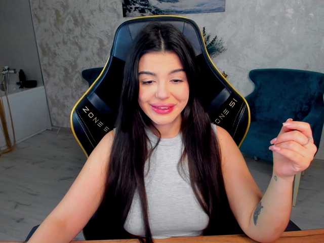 SnowingWinter's BongaCams show and profile