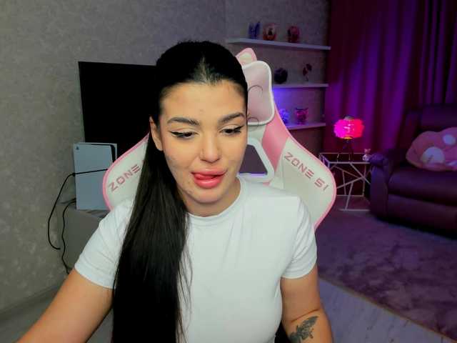 SnowingWinter's BongaCams show and profile