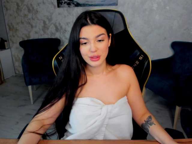 SnowingWinter's BongaCams show and profile