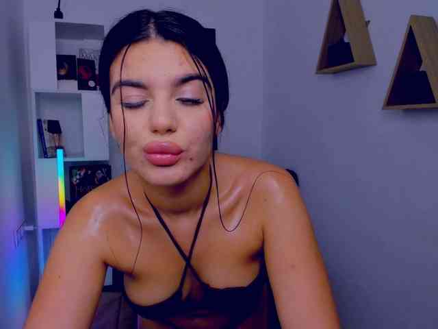 nude amateur webcam SnowingWinter