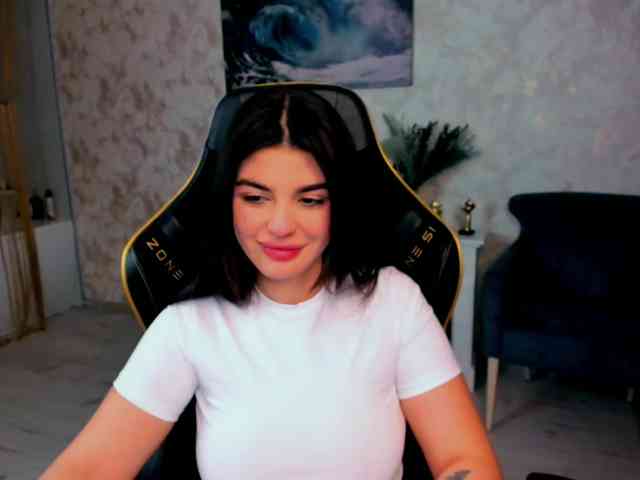 SnowingWinter Live Webcam on BongaCams