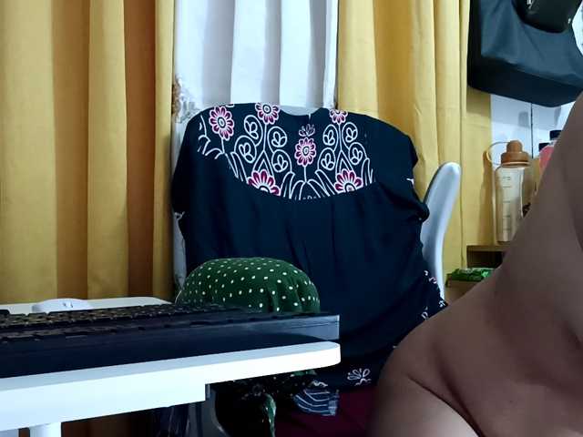 nemayhottits's BongaCams show and profile