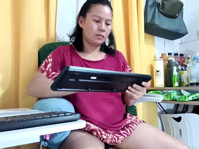 nemayhottits's BongaCams show and profile