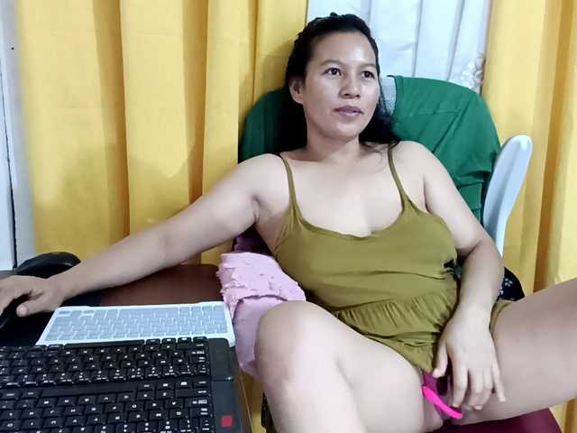 nemayhottits's BongaCams show and profile