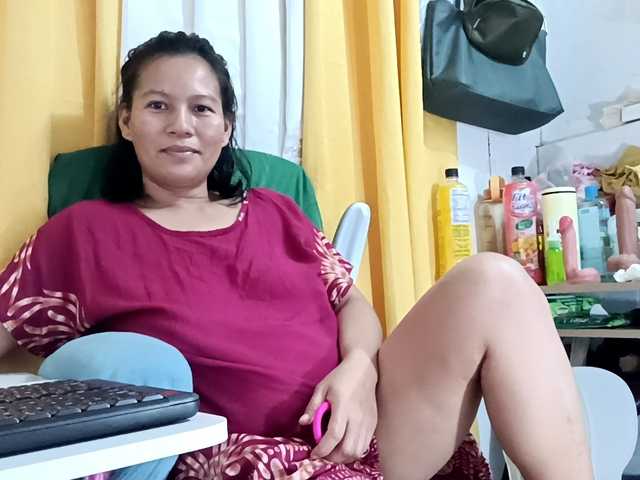 nemayhottits's BongaCams show and profile