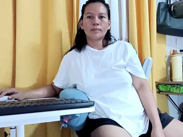 nemayhottits's BongaCams show and profile